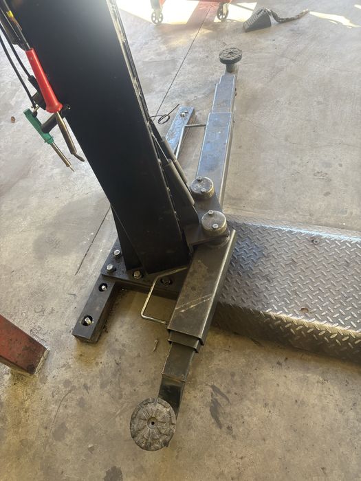 Винтов подемник