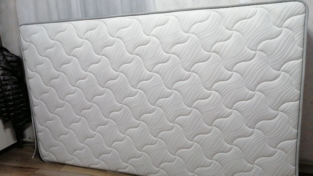 Продам матрас новый