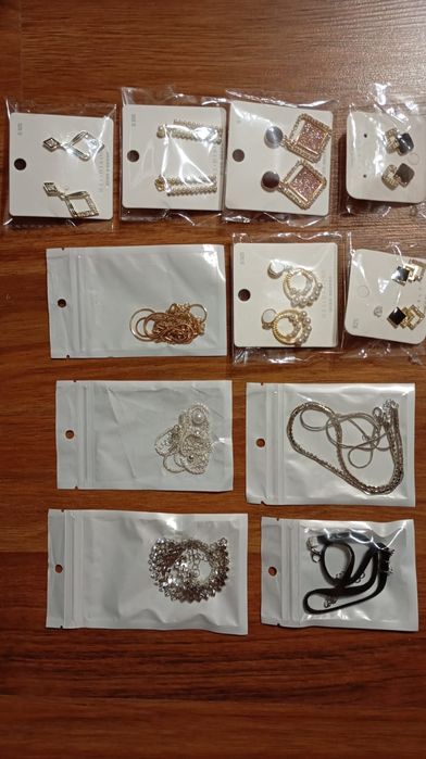 Серьги и ожерелье