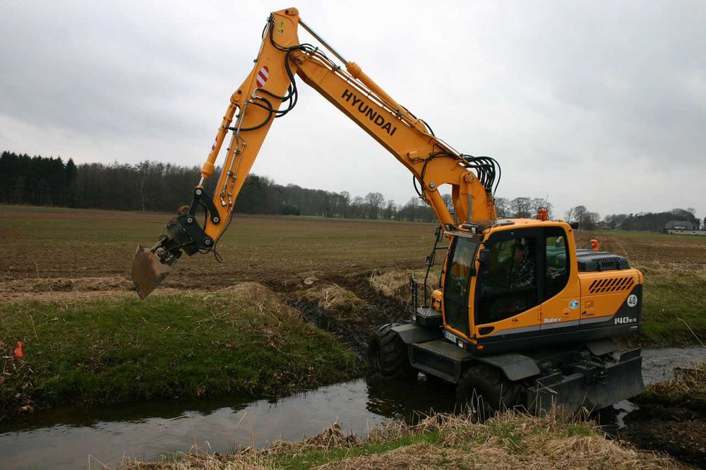 Услуги экскаватора Hyundai Иссык