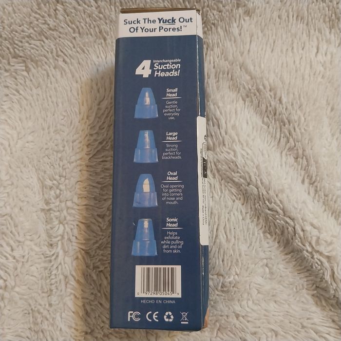Aparat de curățare a porilor cu aspirație și 4 capete interschimbabile
