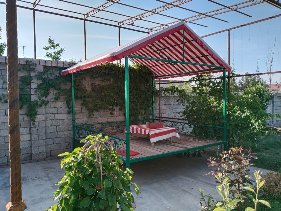 Железный тапчан.