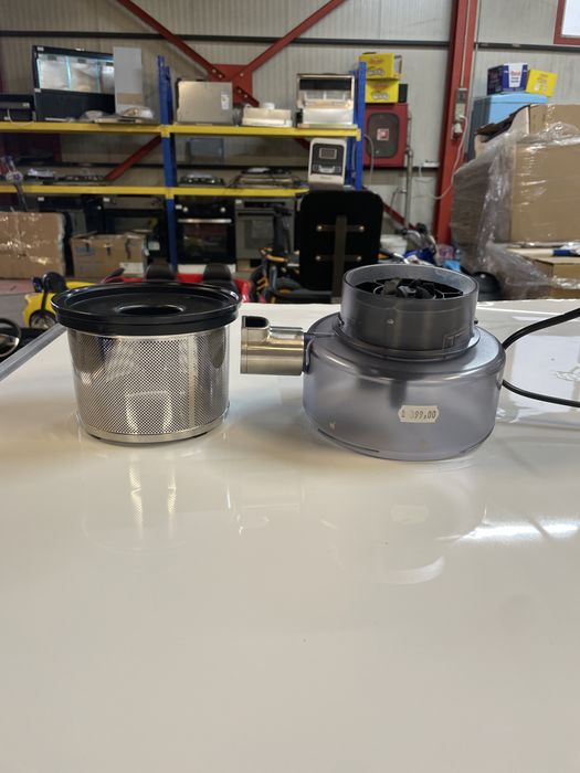 Blender Philips de mare viteza cu functie de stoarcere, tehnologie DUAL CHEF 1500 W