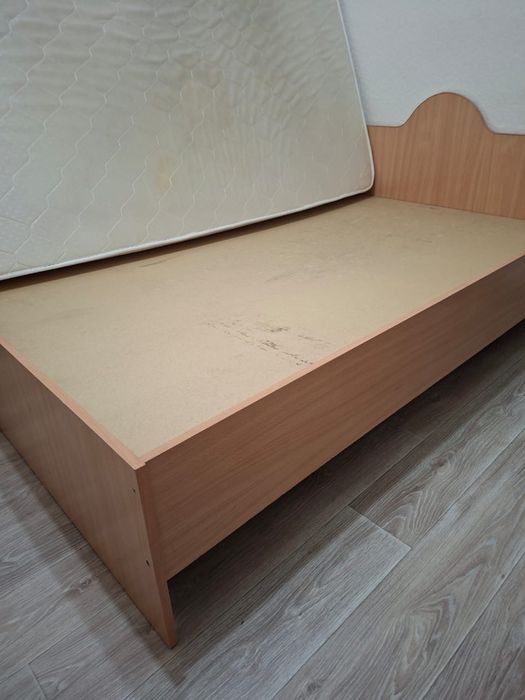 Кровать 140х200 с матрасом