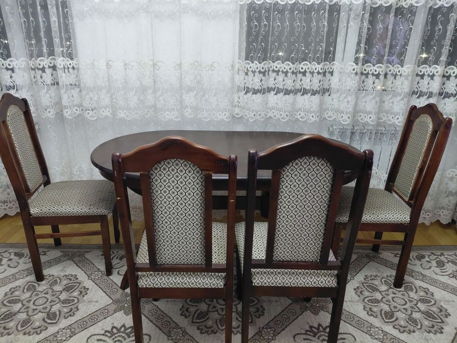 Продам комплект стол и стулья