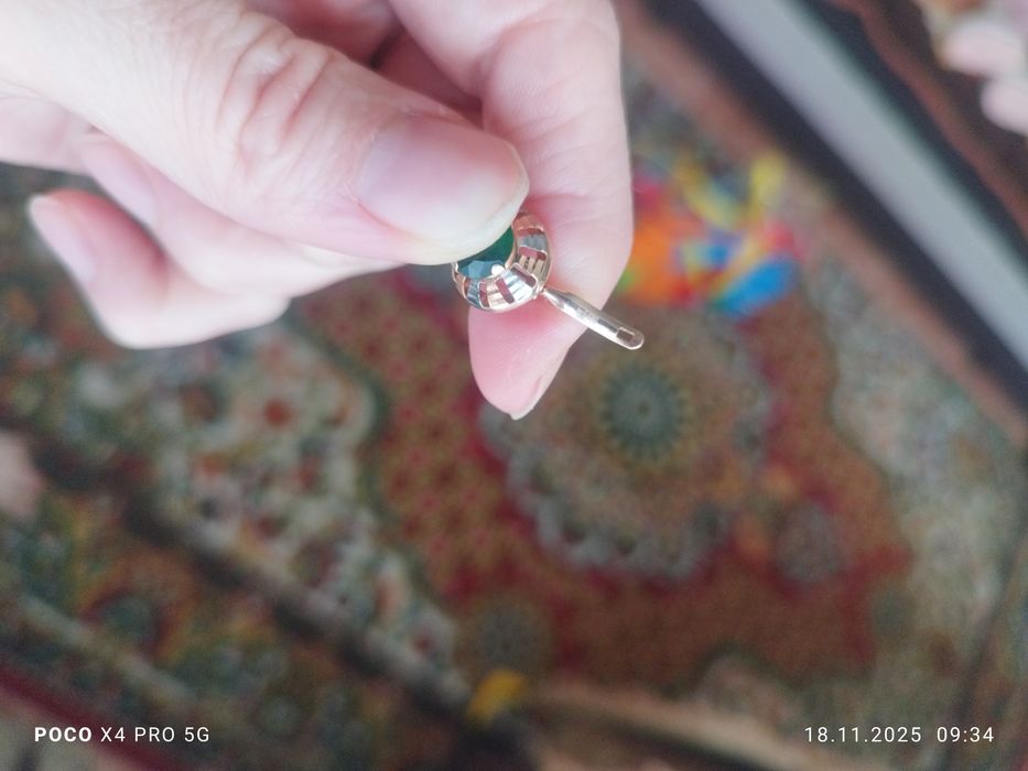 Продам серьги золотые