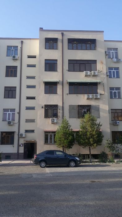 Продаётся 3-х комнатная квартира в центре города.