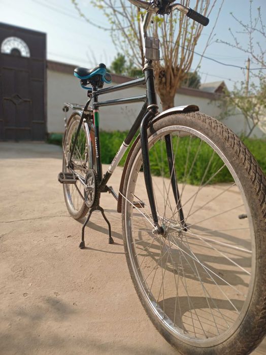 Holodenik va velosiped sotiladi srochna