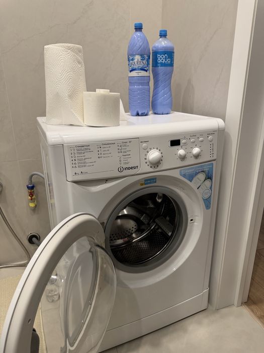 Продам стиральную машинку INDESIT