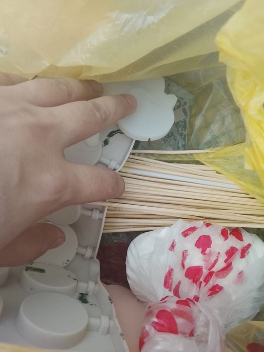 Отдам даром за 2 л масло растительное