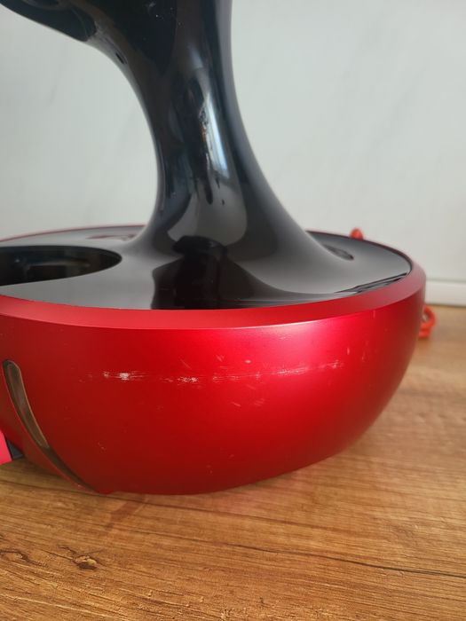 Дизайнерска кафе машина за капсули Nescafe Dolce Gusto Krups Drop в перфектно състояние и сензорни бутони