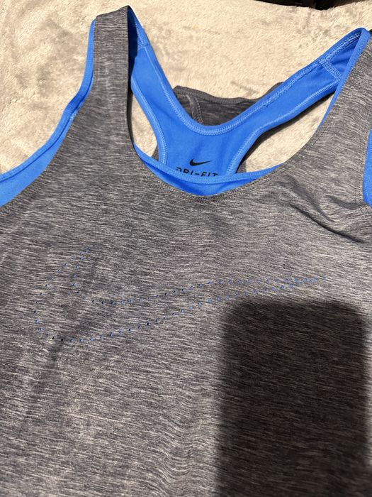Bustiera cu maieu Nike