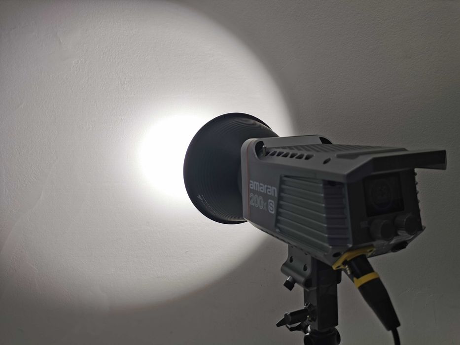 Amaran 200x S (Bi-Color) професионално LED осветление