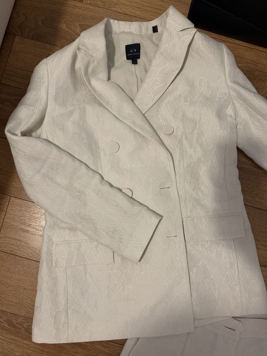 Нов костюм Armani Exchange