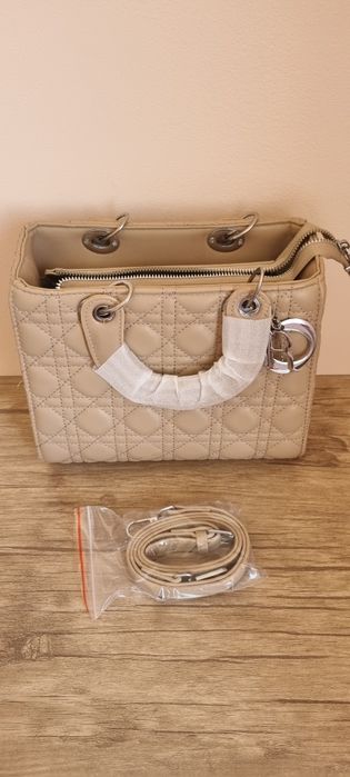 Совершенно новая сумка Dior
