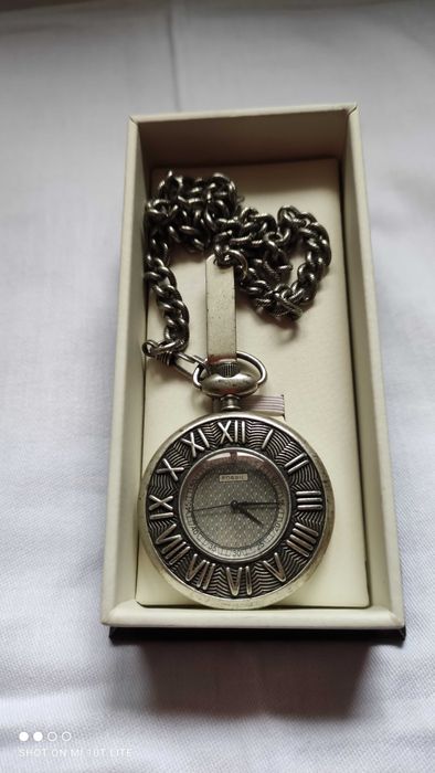 FOSSIL масивен джобен часовник кварцов посребрен рядък