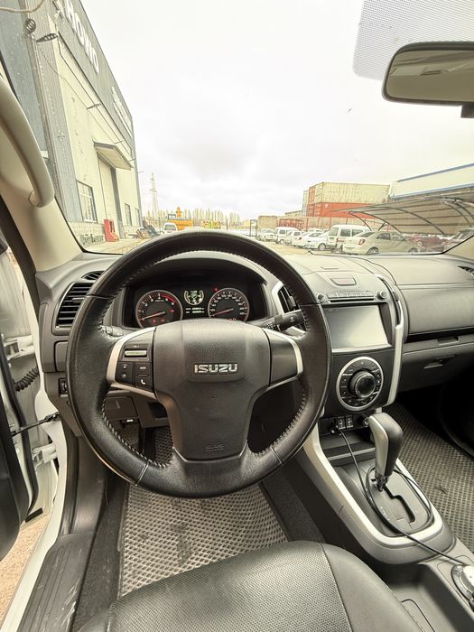Isuzu D-Max 2021 | Дизель | Автомат | 67 000 км | Не бит