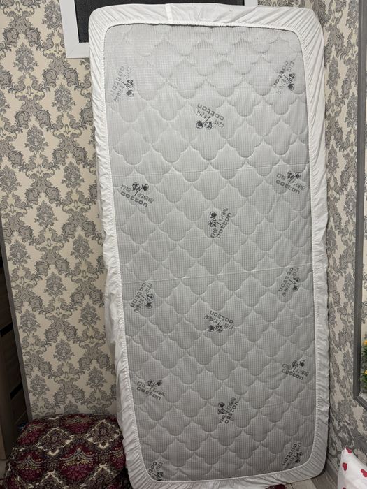 Срочно продаю матрас, ортапедик мнлго не ползованние.