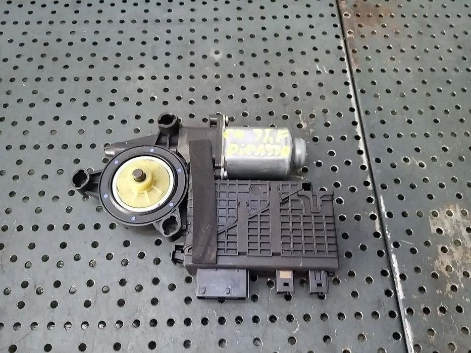 Motoras macara stanga fata citroen c4 picasso 1 ud 9682495680 400965e