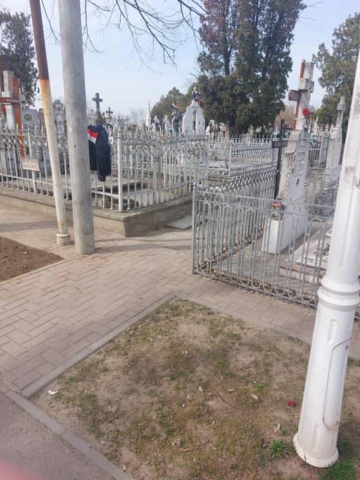 Locuri  de veci la sf constanin din Braila ,