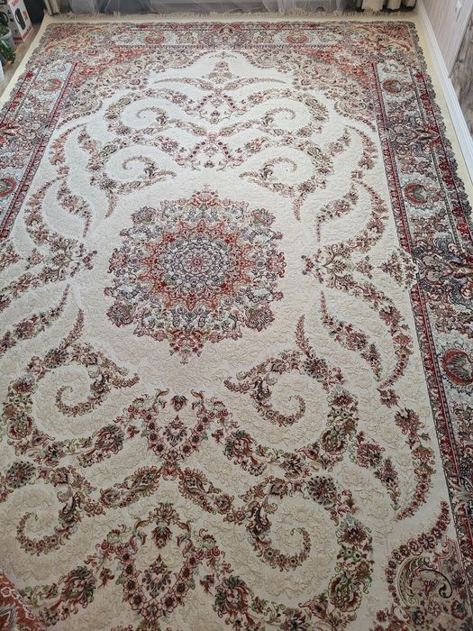 Продам  ковры 300см×200см оригинал,размеры разные