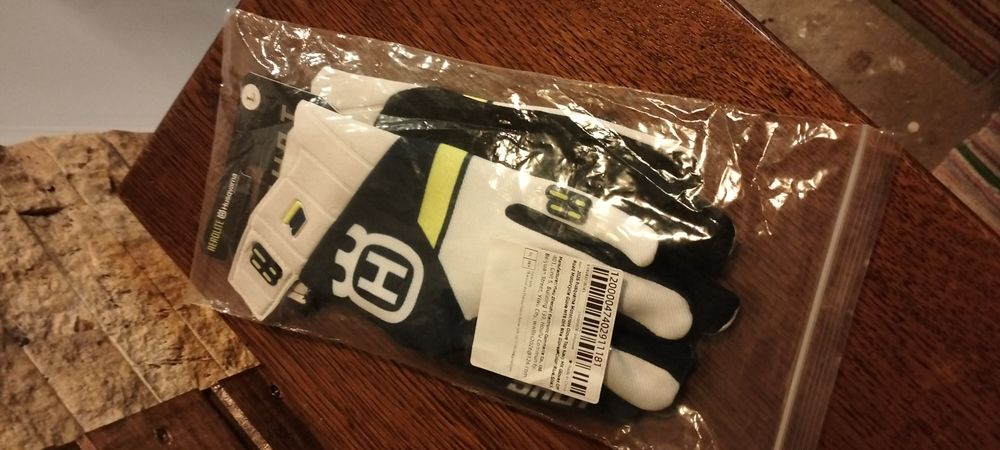 Manusi ,Hasquvarna , noi, de motocross, mtb/ Down Hill/ bicicleta