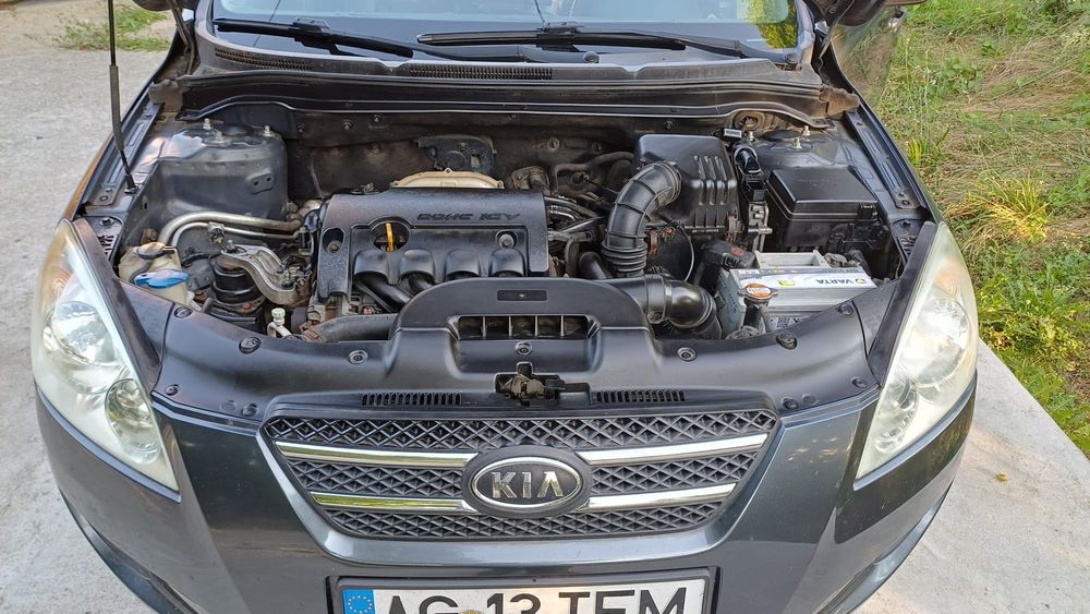 Vând Kia Cee’d hatchback (5 uși), un singur proprietar