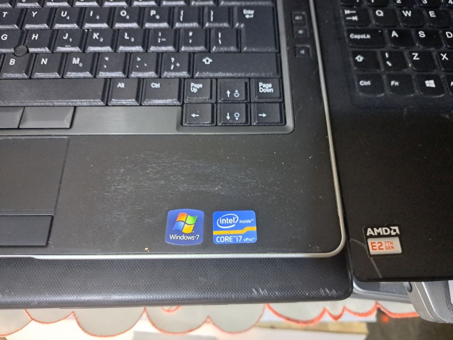 Vand lot laptop i7 18 bucati