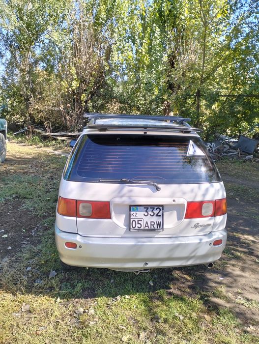 Тойота ипсум сатылады.