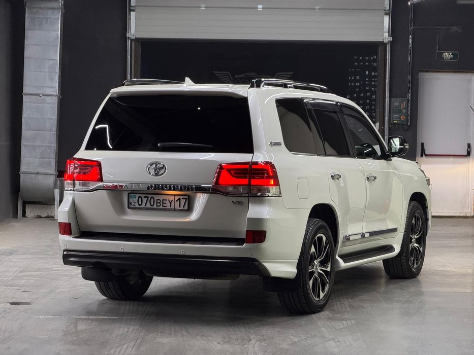 Продается машина LAND CRUISER