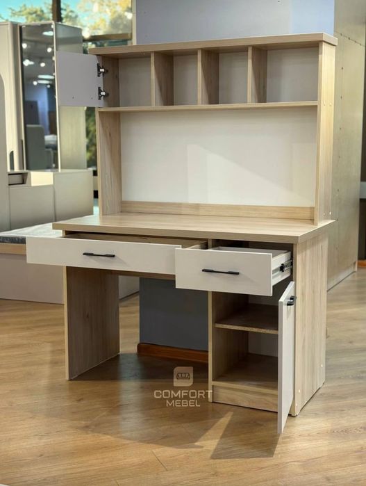 Современный компютерный стол