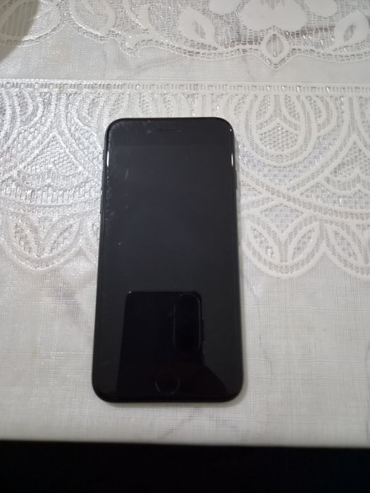 Продам IPhone se(3 поколение)