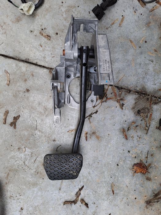 Спирачен педал за бмв  bmw е90 n57 245кс