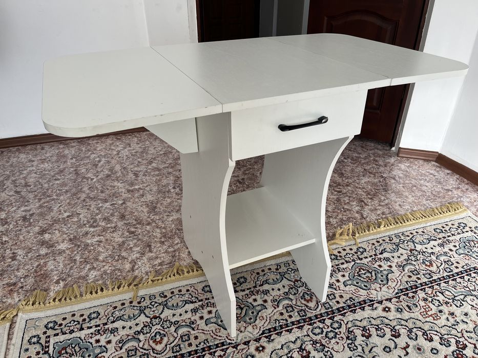 Стол, универсальный, можно лоя маникюра