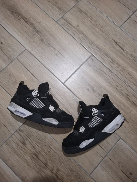 Jordan 4 white thunder