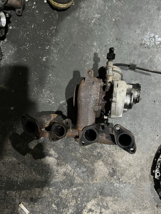 Vând turbină originală pentru motor VW 2.0 TDI cod BKP bkd 140 CP),