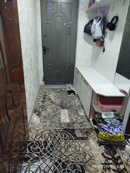 Срошни уй сотилади