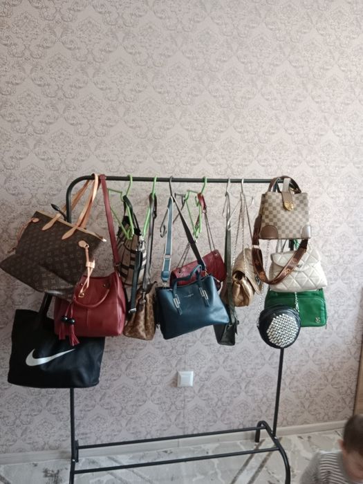 Продам сумки новые разные