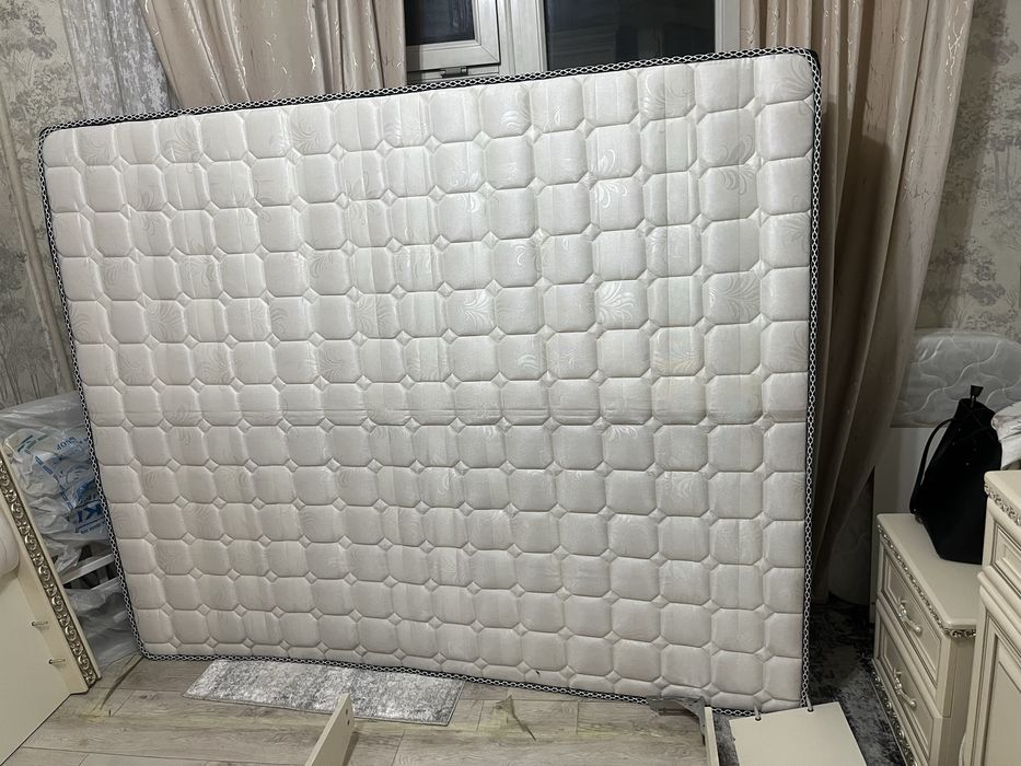 Матрас двухспальный б/у