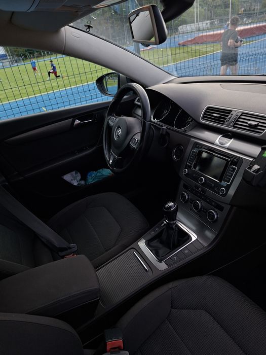 Vand wolsvagen passat B7 motor 1.6 disel 105cp stare foarte buna