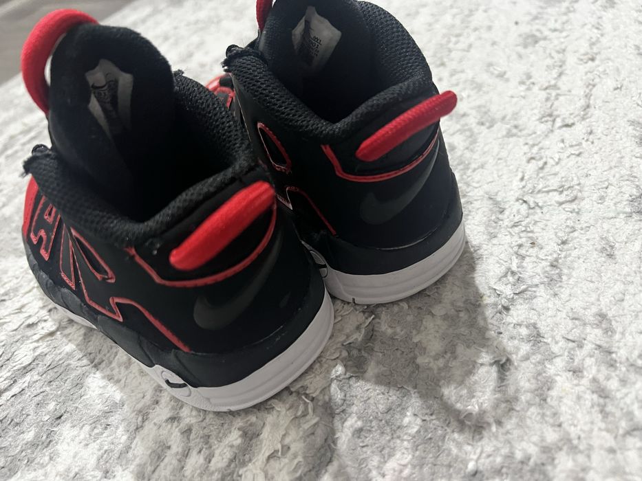 Tenesi Nike air uptempo