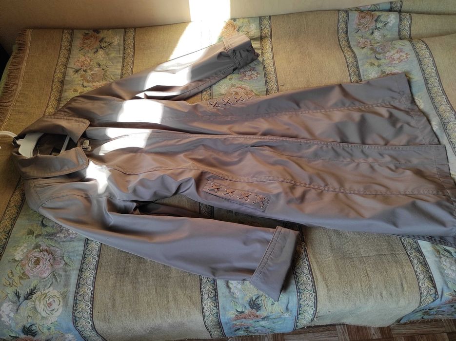 Женский плащ, коричневый