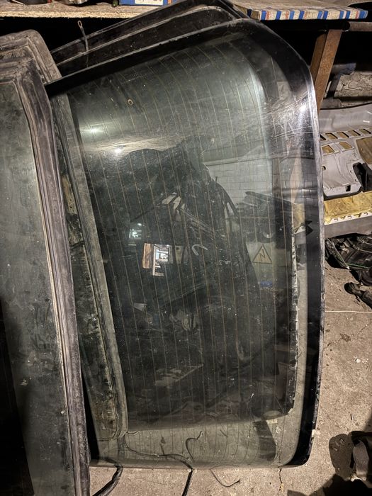 Задние стекла Mercedes