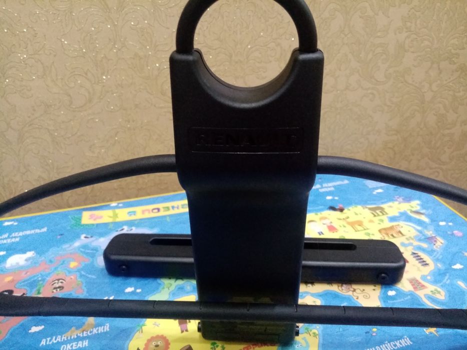 Продам вешалку в салон машины