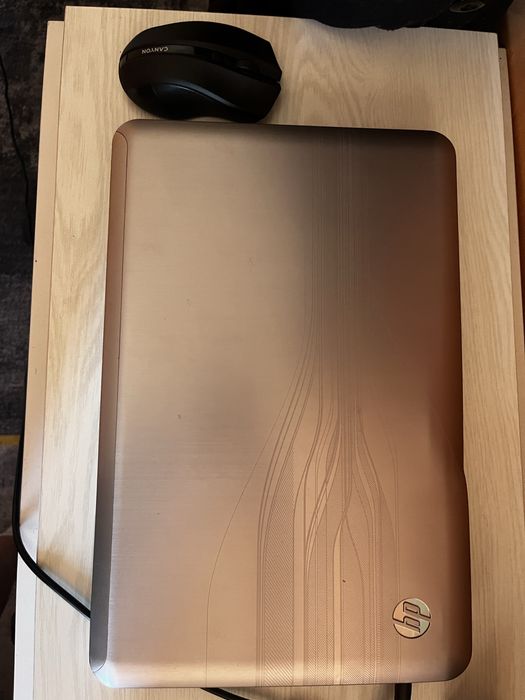 Ноутбук/компьютер/электроника.