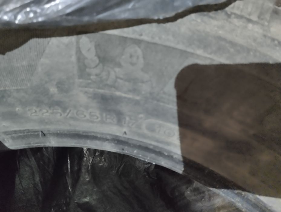продам резину 225/65/17