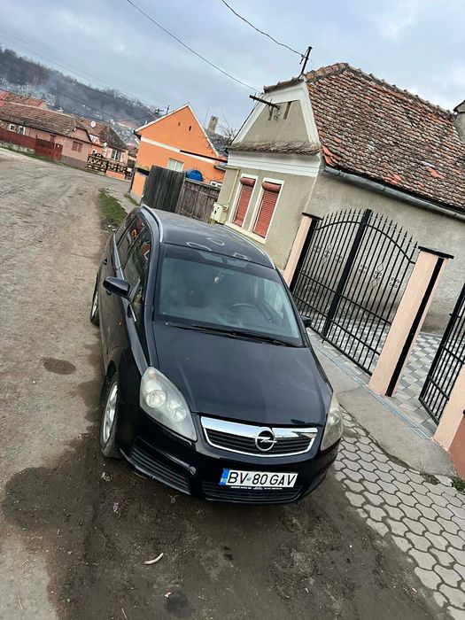 Vând sau schimb Opel zafira