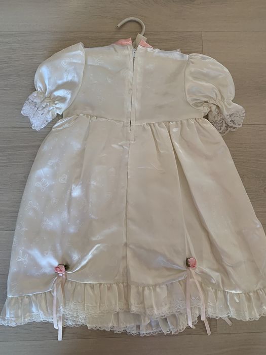 Vand rochite superbe 2/3 ani.