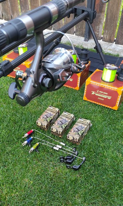 Set 3 Lansete Carbon 3,90m, 3 Mulinete 7000 cu Baitrunner, Rod Pod