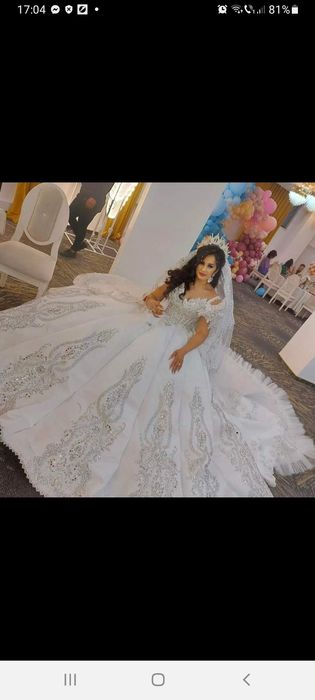 Vând rochie de mireasa model unicat